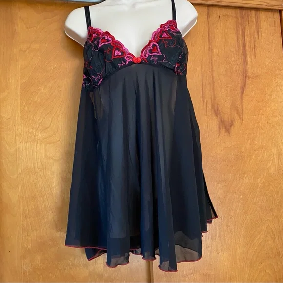 New Old Stock Vintage Women's Lingerie Slip Chemise with Heart Detail - Picture 1 of 5